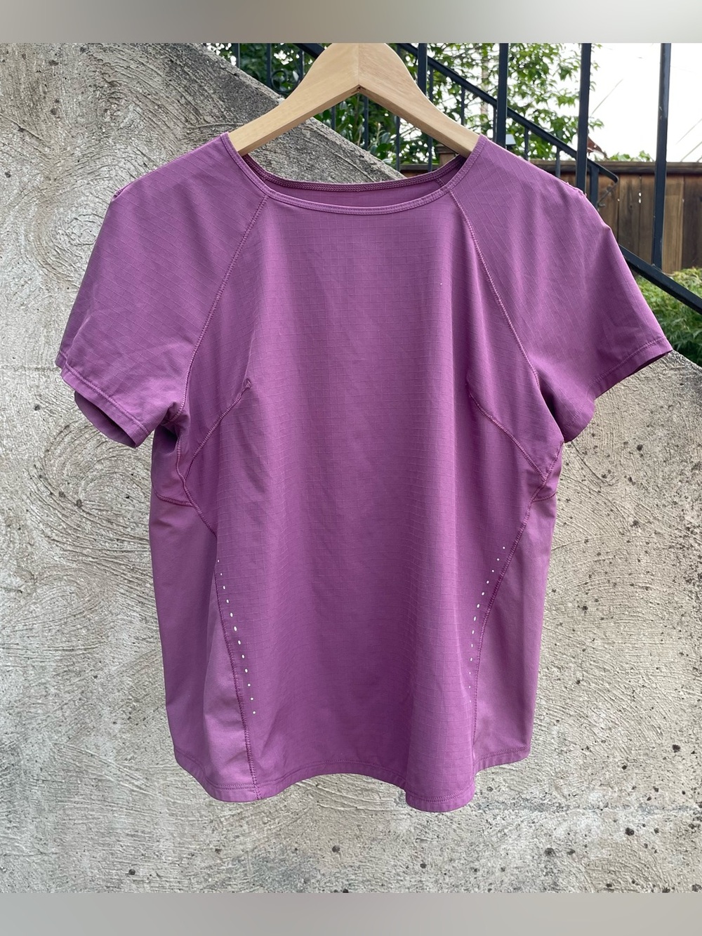 Lululemon lightweight stretch run short sleeve shirt vintage plum small/med